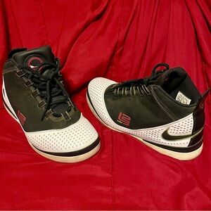 Nike LeBron Zoom Solider 2 ‘Black Varsity Crimson’ (9.5)
